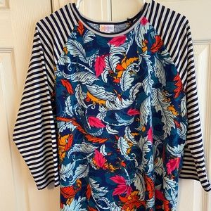 XL LuLaRoe Randy Tee